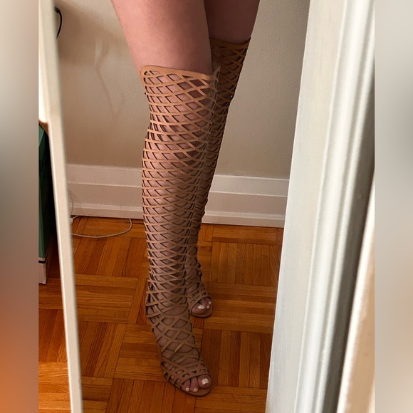 Vince Camuto New size 8 - Picture 2 of 5